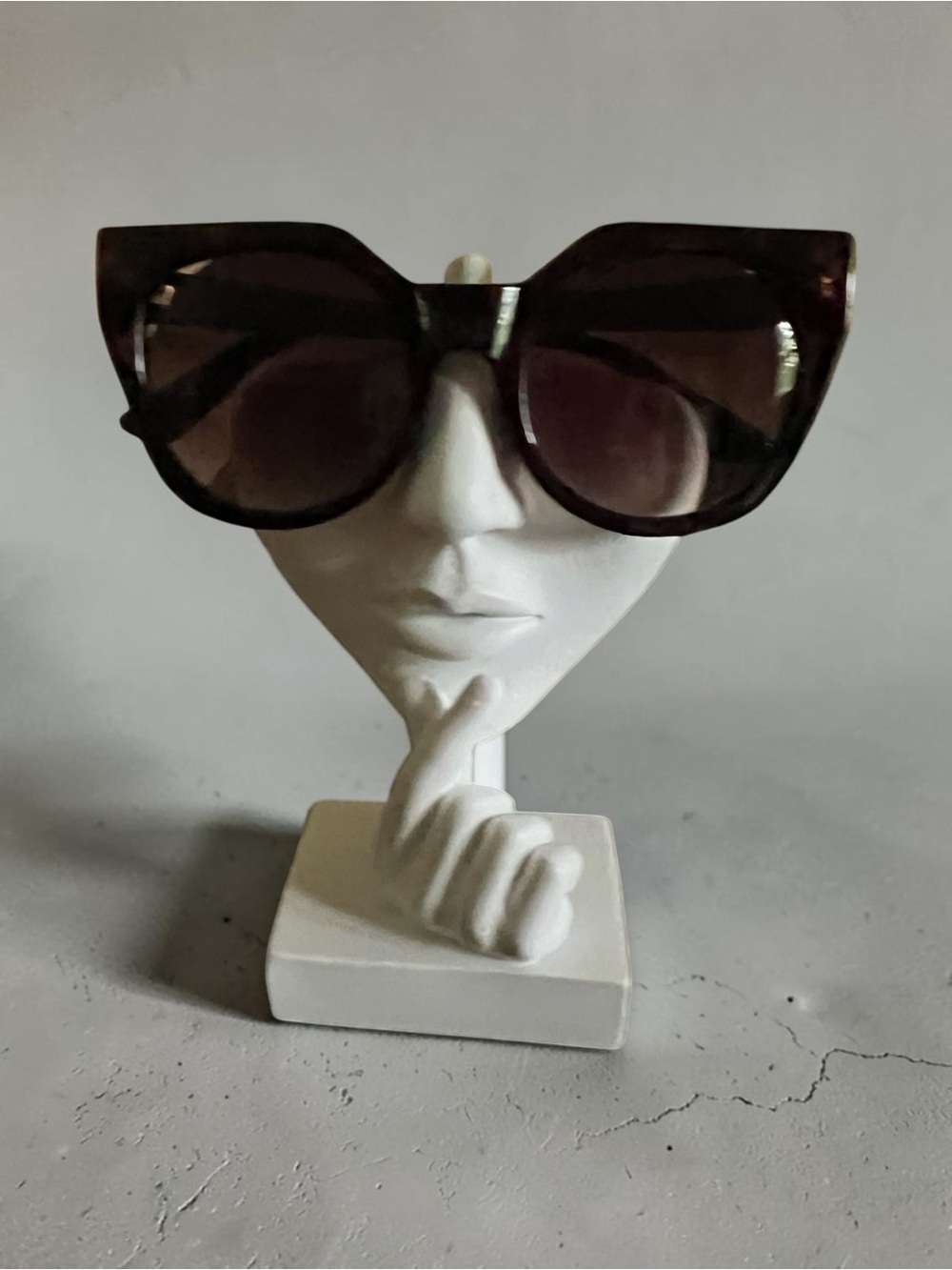 💖 GUESS Oversized Tortoiseshell Cat Eye Sunglasses 💖